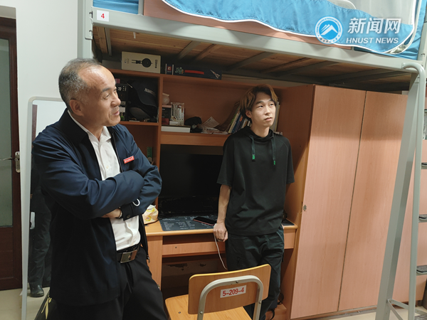51b5fe8e55ef4257ac07b9a6c52d0fa0.png